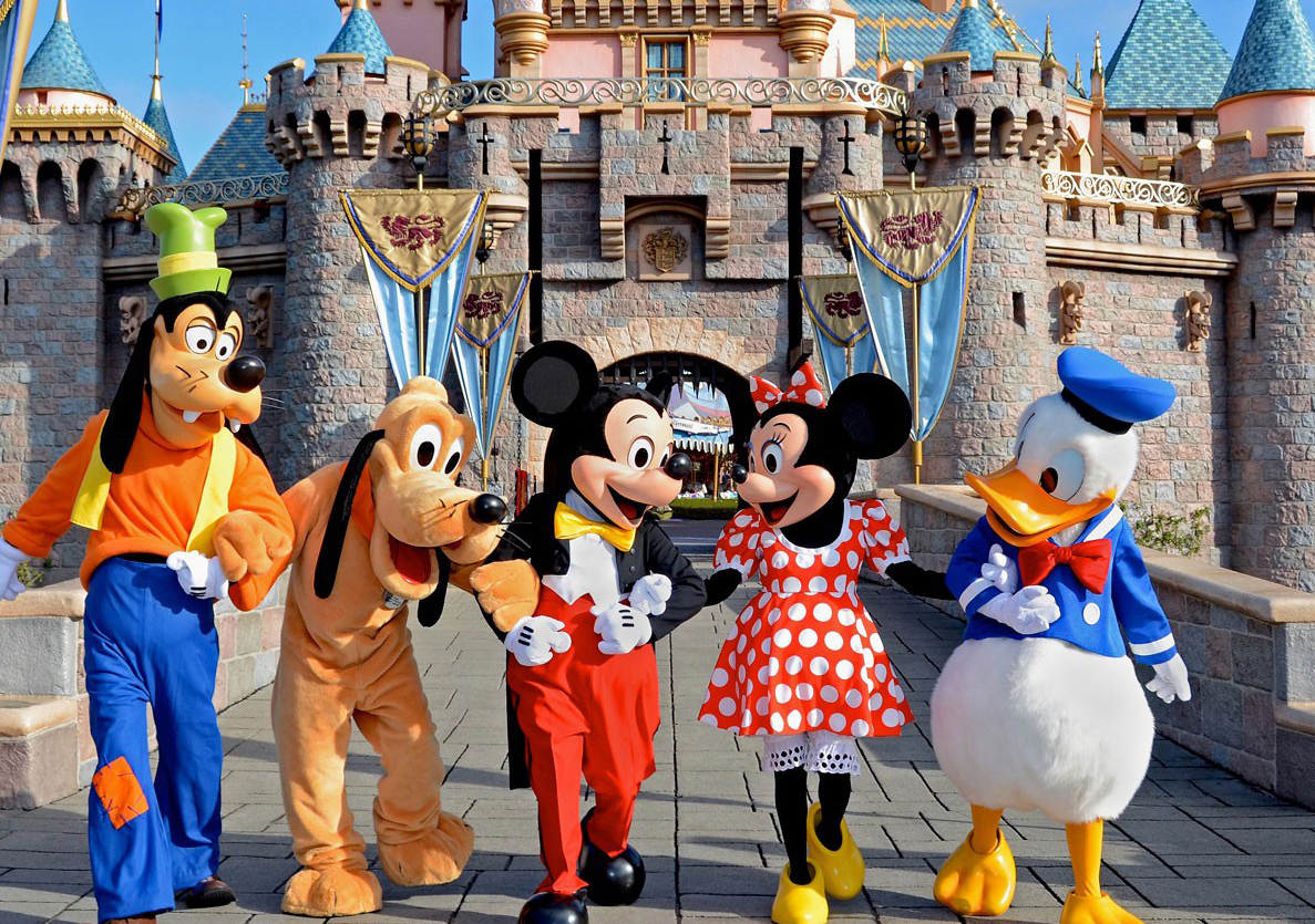 Cartoons-Charractors-In-Disneyland