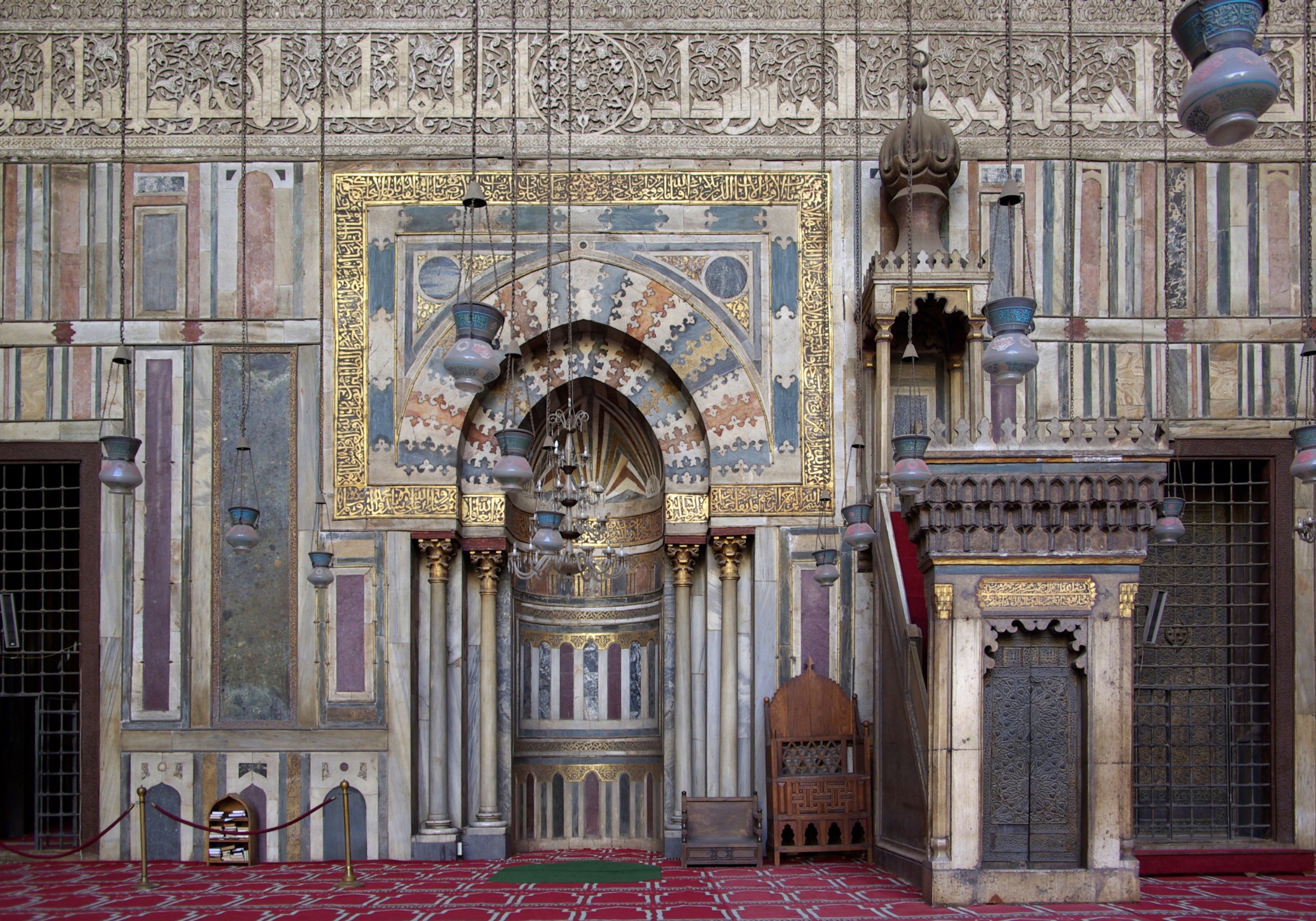 Beauty-Of-Inside-The-Mosque