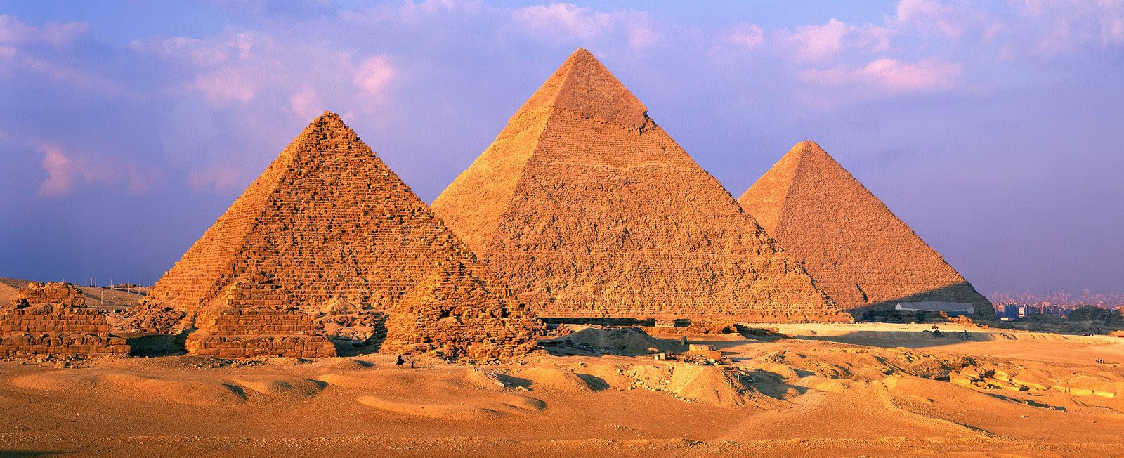 The great pyramid of Giza - Oldest And Largest Of The Three Pyramids In The Giza Necropolis